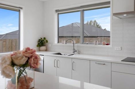 Photo of property in 9 Te Rehutai Rise, Welcome Bay, Tauranga, 3112