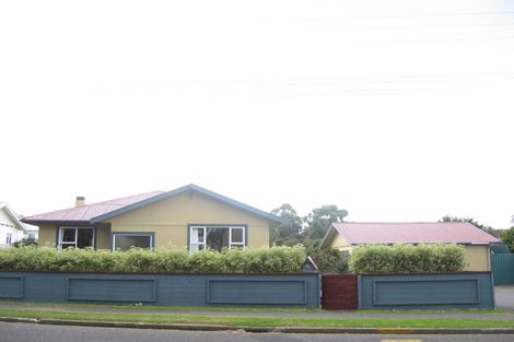 Photo of property in 14 Gladstone Road, New Plymouth, 4310