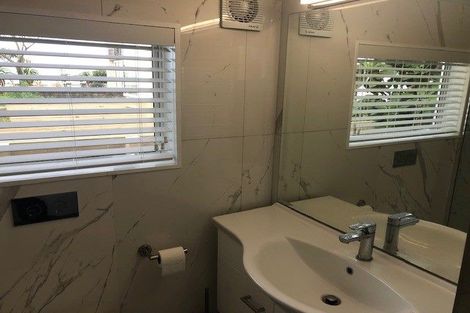 Photo of property in 57 Milford Road, Milford, Auckland, 0620