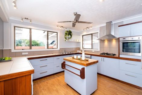 Photo of property in 3 Memorial Park Avenue, Haumoana, 4102