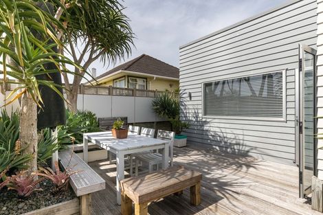 Photo of property in 9b Chilman Street, Strandon, New Plymouth, 4312