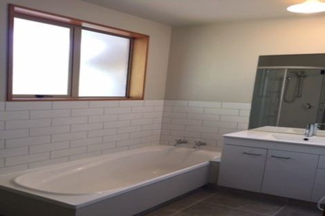 Photo of property in 2/66 Martin Avenue, Beckenham, Christchurch, 8023