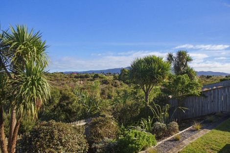 Photo of property in 9 Taranui Way, Paraparaumu Beach, Paraparaumu, 5032