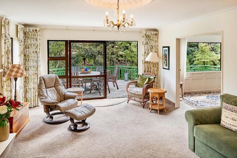 Photo of property in 2 Lady Bell Grove, Lowry Bay, Lower Hutt, 5013