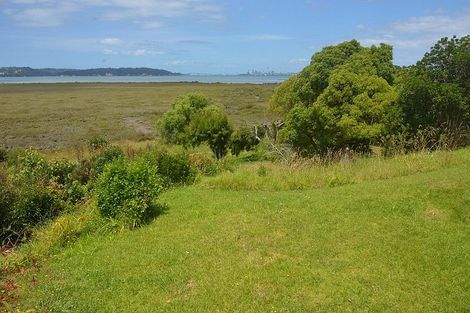 Photo of property in 38a Rewarewa Road, Te Atatu Peninsula, Auckland, 0610