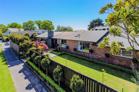 Photo of property in 2 Guinness Crescent, Ilam, Christchurch, 8041