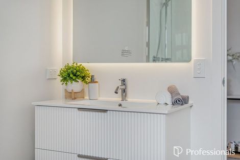Photo of property in 9b Seddon Street, Waikanae, 5036