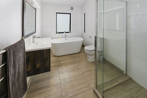 Photo of property in 11 Becroft Drive, Forrest Hill, Auckland, 0620