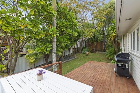 Photo of property in 1/3 Ellice Road, Totara Vale, Auckland, 0629