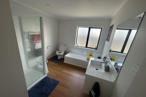 Photo of property in 34 Te Kaeaea Crescent, Wallaceville, Upper Hutt, 5018