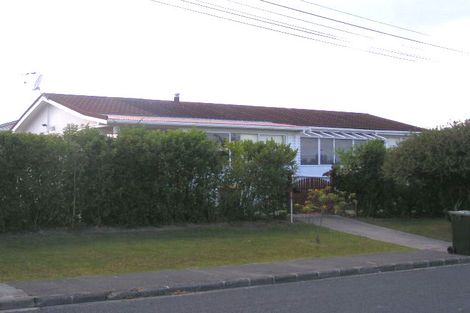Photo of property in 1 Raines Avenue, Forrest Hill, Auckland, 0620