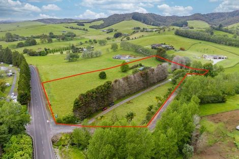 Photo of property in 681 Puketona Road, Haruru, 0204