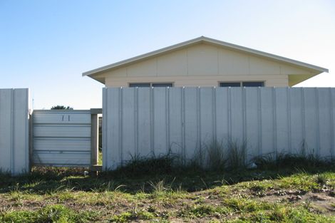 Photo of property in 11 Te Kiri Street, Himatangi Beach, Foxton, 4891