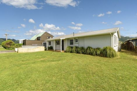 Photo of property in 1 Farm Road, Waihi Beach, 3611