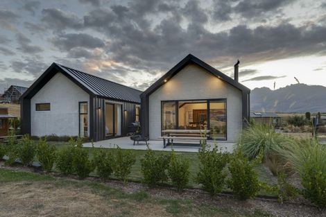 Photo of property in 52 Cunninghams Drive, Jacks Point, Queenstown, 9371