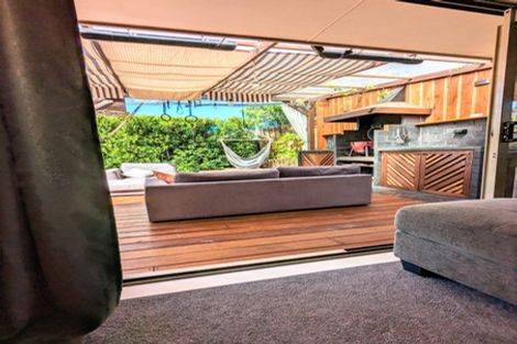 Photo of property in 32 Roy Maloney Drive, Henderson, Auckland, 0612