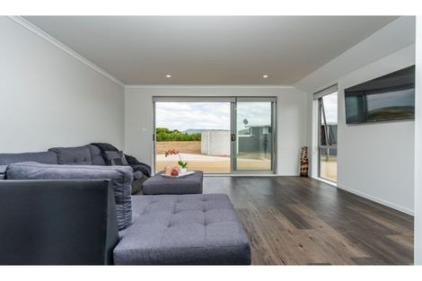 Photo of property in 26 Northcoast Place, Mangawhai Heads, Mangawhai, 0505