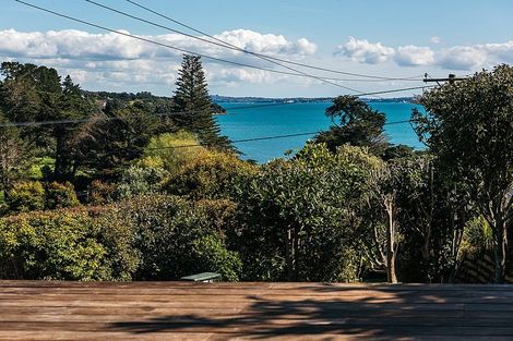 Photo of property in 15 Alison Road, Surfdale, Waiheke Island, 1081