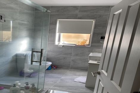 Photo of property in 2 Creggan Crescent, Flat Bush, Auckland, 2019