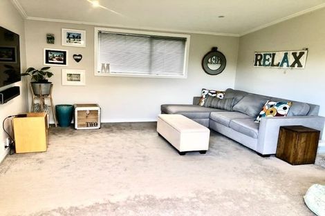 Photo of property in 11 Ocean View Road, Milford, Auckland, 0620