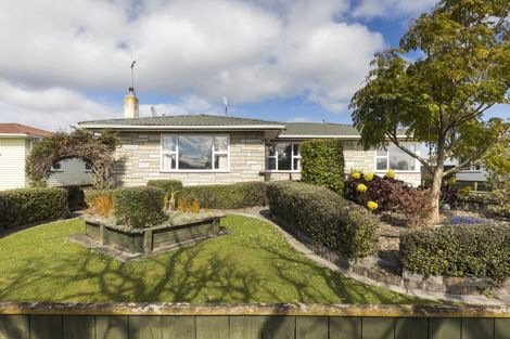 Photo of property in 16 Ellesmere Crescent, Highbury, Palmerston North, 4412