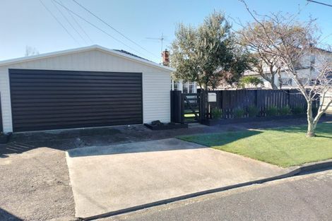 Photo of property in 6 Coates Grove, Silverstream, Upper Hutt, 5019