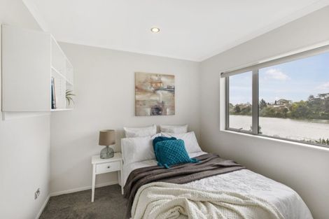 Photo of property in 2f Wood Street, Papakura, 2110