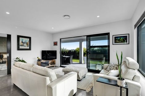 Photo of property in 4 Cessna Lane, Glen Avon, New Plymouth, 4312