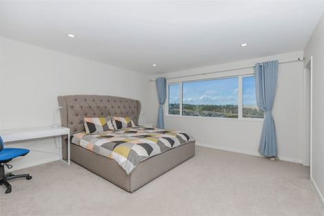 Photo of property in 7 Colliston Rise, Pinehill, Auckland, 0632
