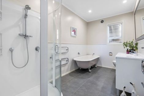 Photo of property in 80 Verbena Road, Birkdale, Auckland, 0626