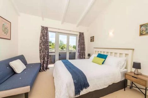 Photo of property in 12 Taumata Road, Castor Bay, Auckland, 0620