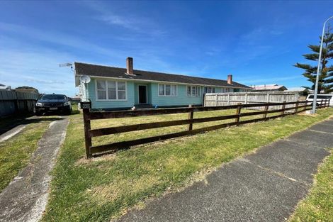 Photo of property in 60-62 Titoki Street, Castlecliff, Whanganui, 4501