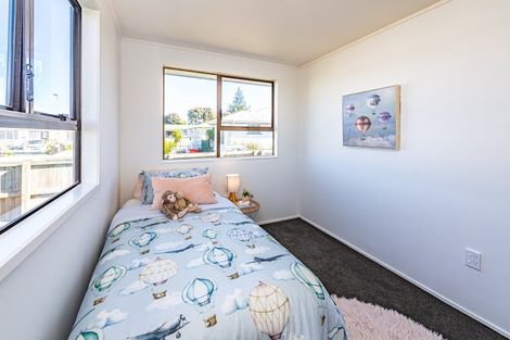 Photo of property in 4 Kupe Place, Castlecliff, Whanganui, 4501