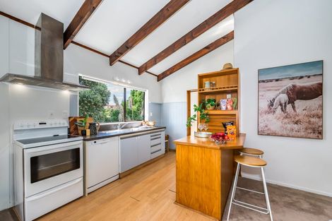 Photo of property in 24 Island View Terrace, Waikanae Beach, Waikanae, 5036