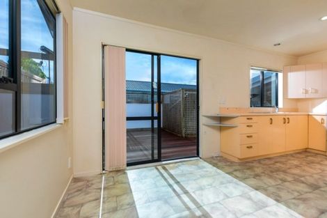 Photo of property in 6 Nukumea Common, Orewa, 0931