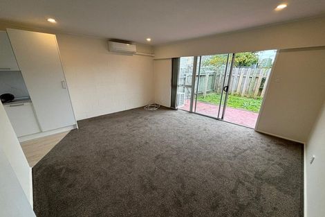 Photo of property in 8/5 Deering Place, Papatoetoe, Auckland, 2025