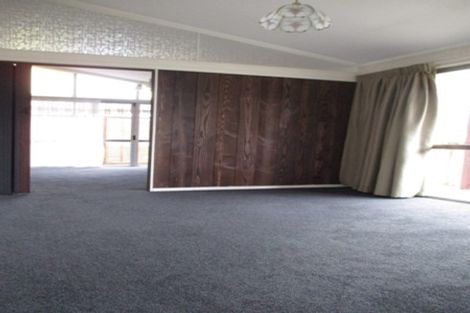 Photo of property in 98 Gossamer Drive, Pakuranga Heights, Auckland, 2010