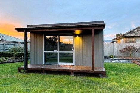 Photo of property in 12 Masham Road, Broomfield, Christchurch, 8042