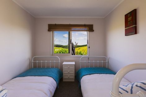 Photo of property in 23 Netherton Road, Omakere, 4271