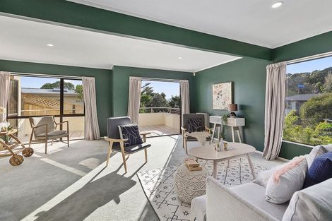 Photo of property in 16a Mana View Road, Paremata, Porirua, 5026