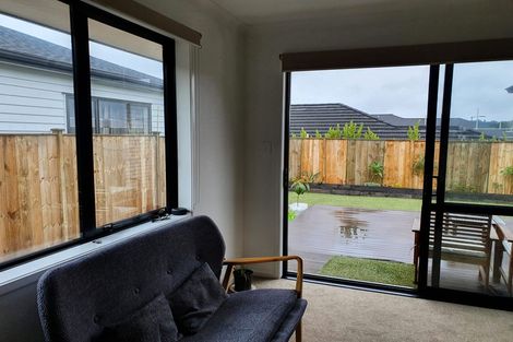 Photo of property in 65 Nobilo Road, Kumeu, 0810