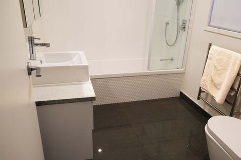 Photo of property in Henry Walton Flats, 8/2 Upper Queen Street, Auckland Central, Auckland, 1010