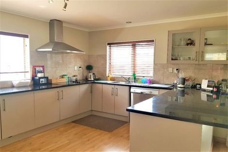 Photo of property in 16 Tavua Lane, Ranui, Auckland, 0612