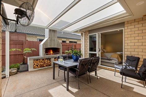 Photo of property in 1 Dove Place, Pyes Pa, Tauranga, 3112