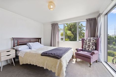 Photo of property in 4 Greville Road, Pinehill, Auckland, 0632