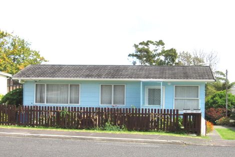 Photo of property in 1/12 Cresta Avenue, Beach Haven, Auckland, 0626