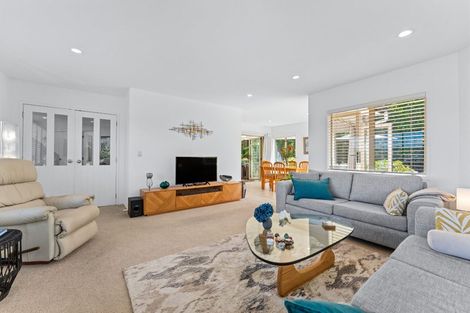 Photo of property in 10a Scarboro Terrace, Murrays Bay, Auckland, 0630