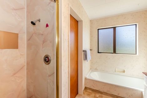 Photo of property in 122 Ratanui Road, Paraparaumu, 5032