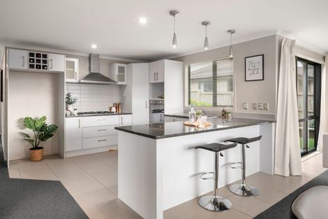 Photo of property in 102 Barrington Drive, Huntington, Hamilton, 3210