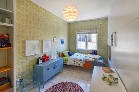 Photo of property in 48 Derwent Street, Island Bay, Wellington, 6023